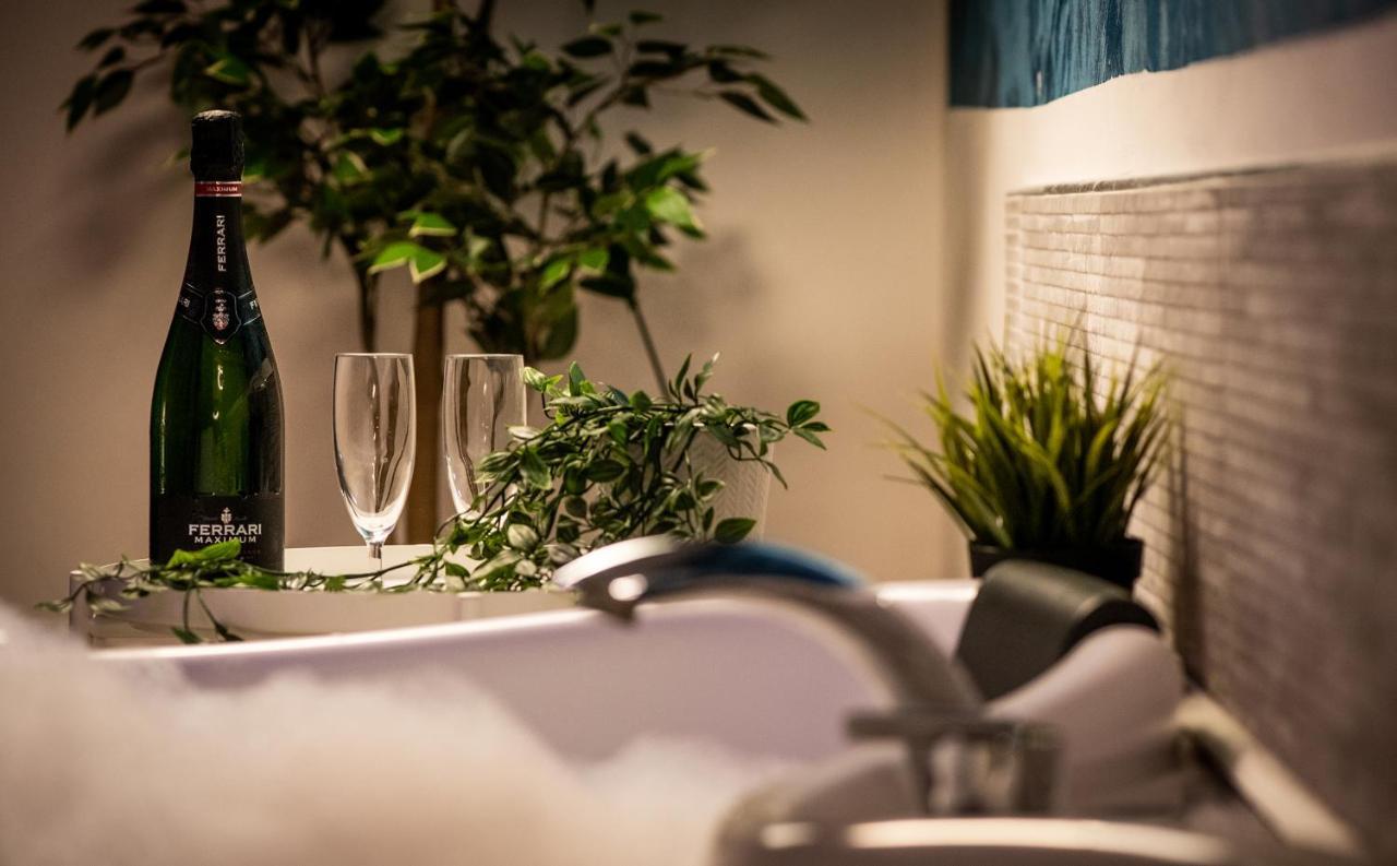 Suitesicily Rooms Palermo アルタヴィッラ・ミリーチア エクステリア 写真