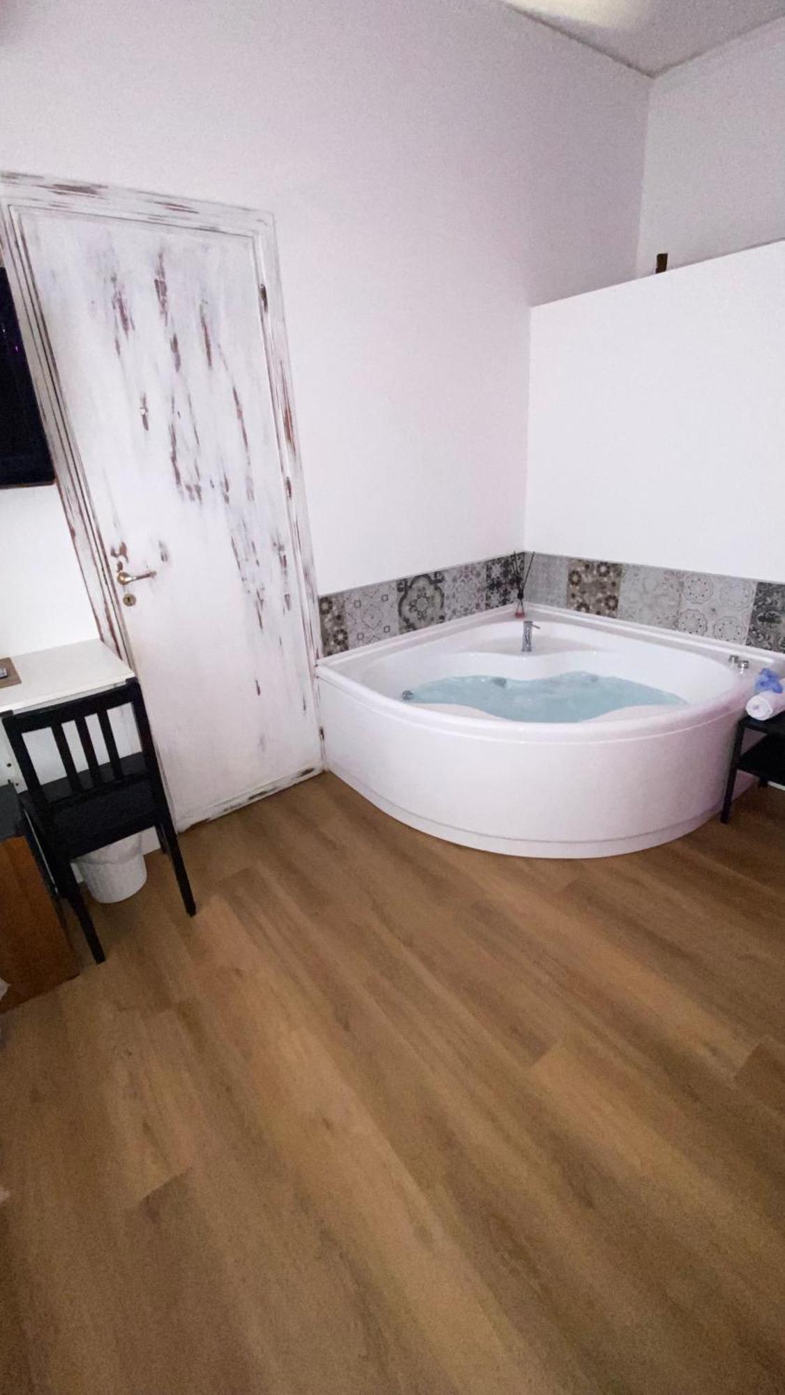 Suitesicily Rooms Palermo アルタヴィッラ・ミリーチア エクステリア 写真