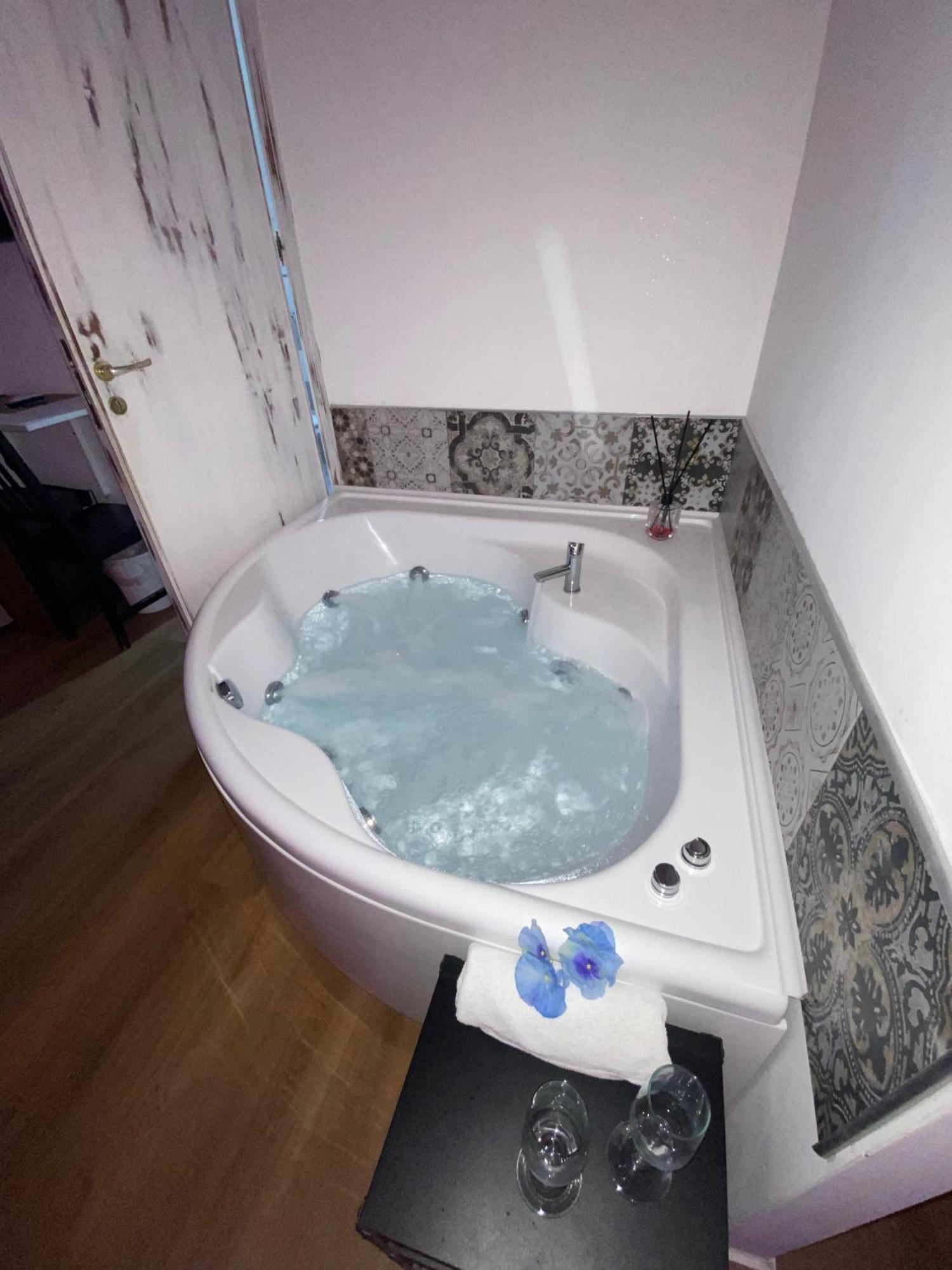 Suitesicily Rooms Palermo アルタヴィッラ・ミリーチア エクステリア 写真