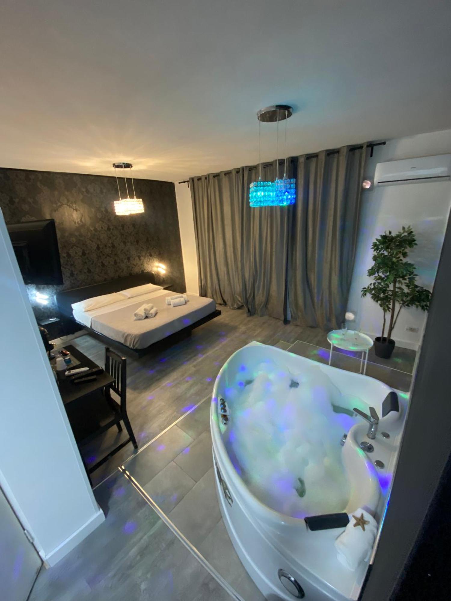 Suitesicily Rooms Palermo アルタヴィッラ・ミリーチア エクステリア 写真